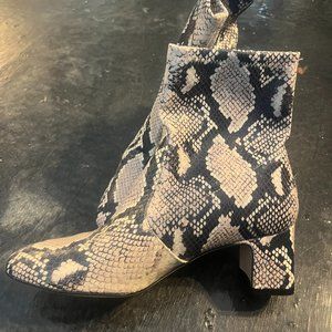 Womens Stuart Weitzman Boots